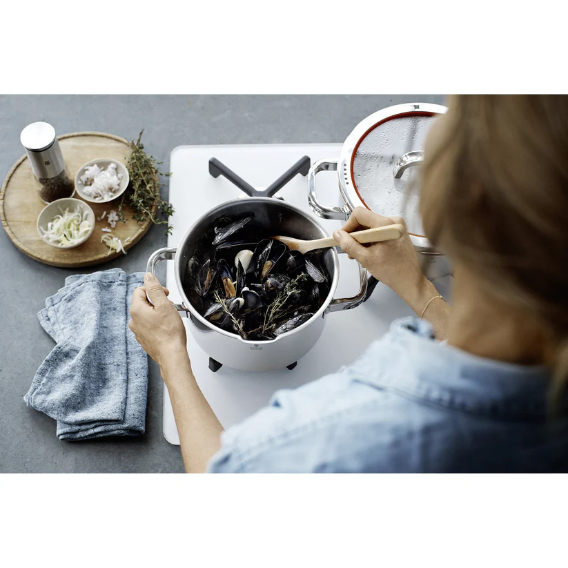 WMF Function 4 Bratentopf 24 cm Induktion Edelstahl mit Abgießdeckel 4,1 l - Image 3